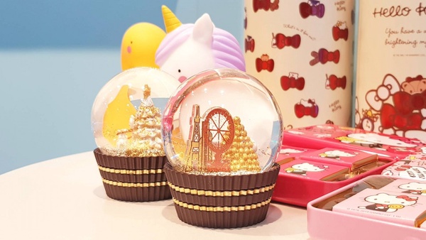 超粉嫩的Hello Kitty要佔據7-11了！加碼金莎水晶球、健達獨角獸小夜燈也不能錯過