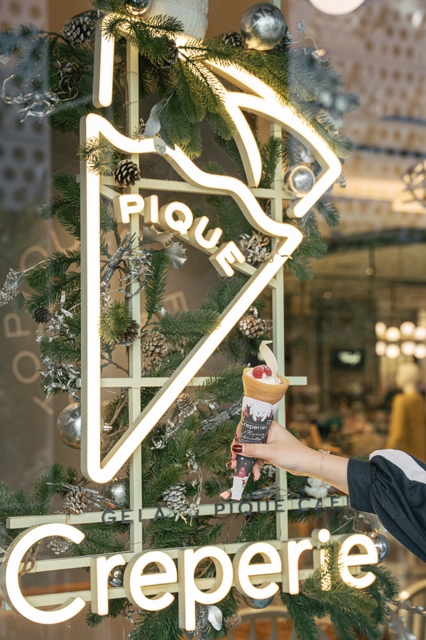 gelato pique café 與日本同步推「紅色莓果起司蛋糕可麗餅」，浪漫聖誕小屋好好拍！