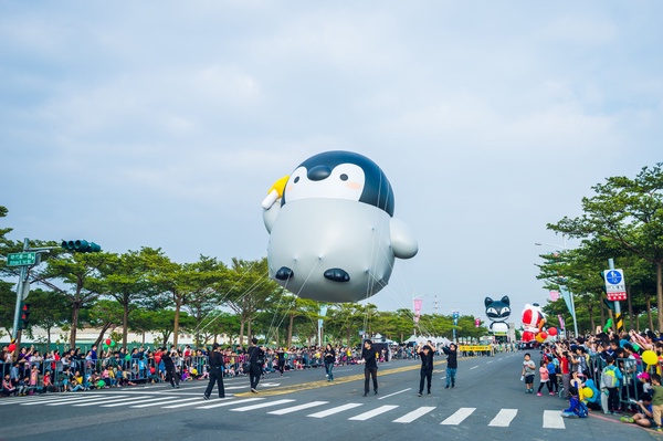 超巨大卡娜赫拉、Hello Kitty、史努比氣球！2019「OPEN!大氣球遊行」蠟筆小新也會現身
