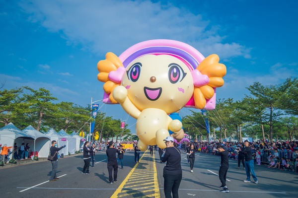 超巨大卡娜赫拉、Hello Kitty、史努比氣球！2019「OPEN!大氣球遊行」蠟筆小新也會現身