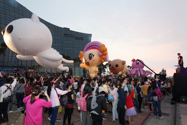 超巨大卡娜赫拉、Hello Kitty、史努比氣球！2019「OPEN!大氣球遊行」蠟筆小新也會現身