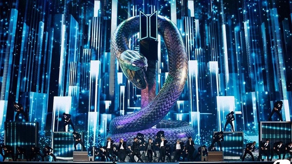 2019MAMA防彈少年團重演「帽子舞」！MAMAMOO合作JYP穿上經典塑膠裝，GOT7王嘉爾看傻！