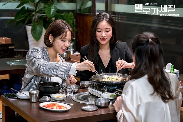 《巧克力》看河智苑做飯嘴好饞!7部「讓人看餓」韓劇,金福珠吃播,韓國食神是長今!