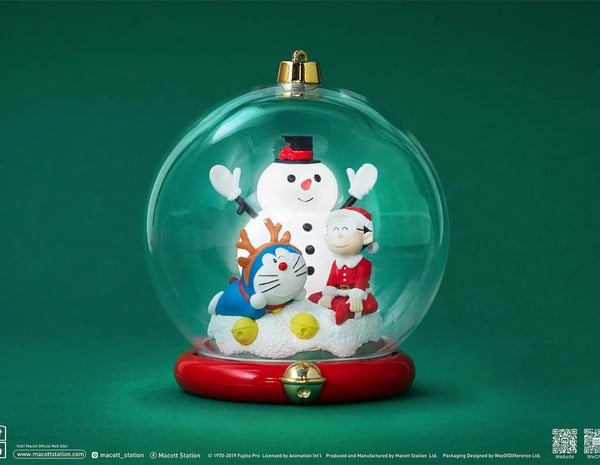 雪白哆啦A夢化身「發光聖誕樹」，還能當作小夜燈，哆啦A夢粉絲今年聖誕禮物就它了！