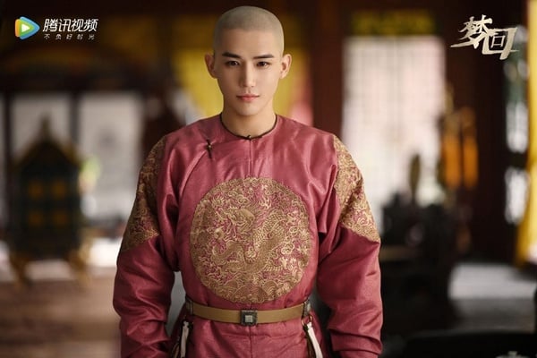 李現《劍王朝》造型被嫌棄！九位12月熱播古裝劇男神，《惹不起的殿下大人》男主好帥