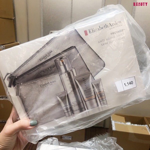 雅頓萬用霜只要NT.160、露華濃唇膏NT.50！伊麗莎白雅頓、露華濃聯合特賣會狂殺1折！