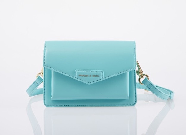 小CK台灣聖誕限定「TIFFANY BLUE」 超美鏈條包，奢華高貴小資女必入手！