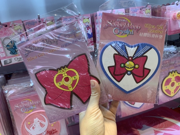 美少女戰士主題商品期間限定店快閃登場！美少女戰士隨身箱、行動電源必買！