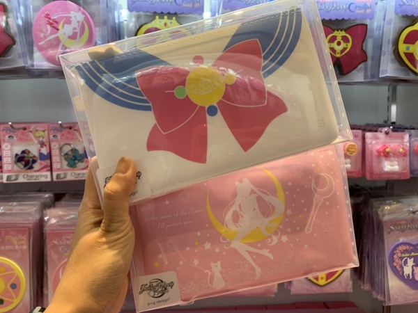 美少女戰士主題商品期間限定店快閃登場！美少女戰士隨身箱、行動電源必買！