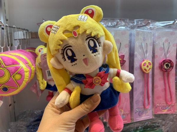 美少女戰士主題商品期間限定店快閃登場！美少女戰士隨身箱、行動電源必買！