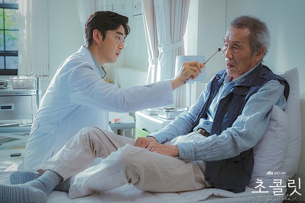 6個「被韓劇配角逼哭時刻」!《巧克力》炸醬麵爺爺,《德魯納》桑切斯女友過世哭慘!