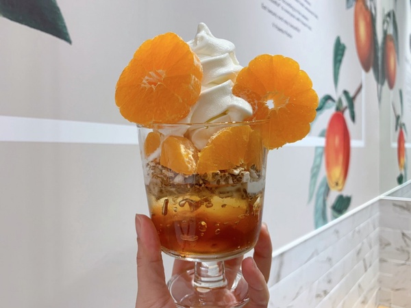 日本九州屋海外首店「9 Palette Parlor」草莓季登場，還有整顆哈密瓜霜淇淋必吃！