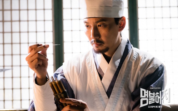 《檢察官內傳》認真辦案的李善均帥翻！5位韓劇大叔搞笑沒偶包，正經起來卻魅力爆棚！