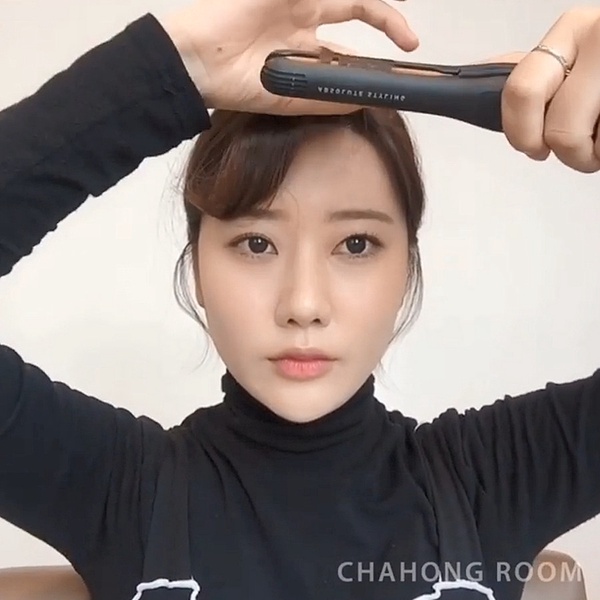 蓬鬆瀏海整理技巧！蓬鬆髮根、顯小臉瀏海弧度吹整步驟，往上吹是關鍵，綁馬尾也顯小臉