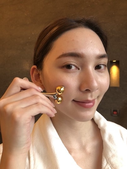 睡姿錯長細紋？有睡沒有飽暗沉、毛孔粗大樣樣來！想越睡越美就交給嬌蘭蘭鑽夜精華