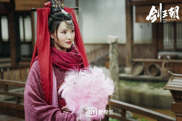 《劍王朝》8位古裝女神！五個女人和李現有感情糾葛，其中一個竟然劈腿背叛他