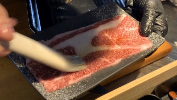 新開幕燒肉大推薦，Luigi路易奇電力公司賣的竟然是燒肉！高級和牛平價就可以吃到！