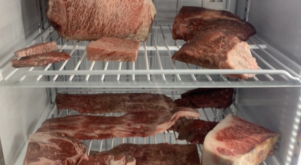 新開幕燒肉大推薦，Luigi路易奇電力公司賣的竟然是燒肉！高級和牛平價就可以吃到！