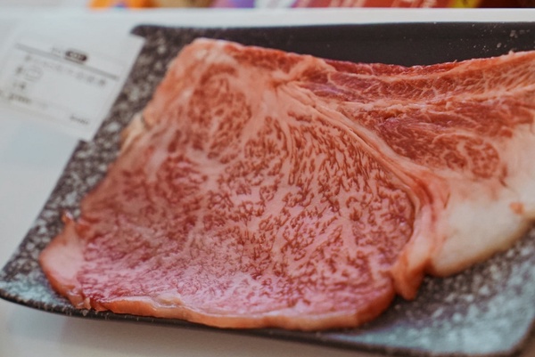 新開幕燒肉大推薦，Luigi路易奇電力公司賣的竟然是燒肉！高級和牛平價就可以吃到！