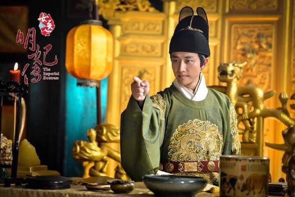 張藝興《大明風華》造型也崩！10個被「明朝古裝造型」毀掉的男星，楊洋、徐正溪同樣慘
