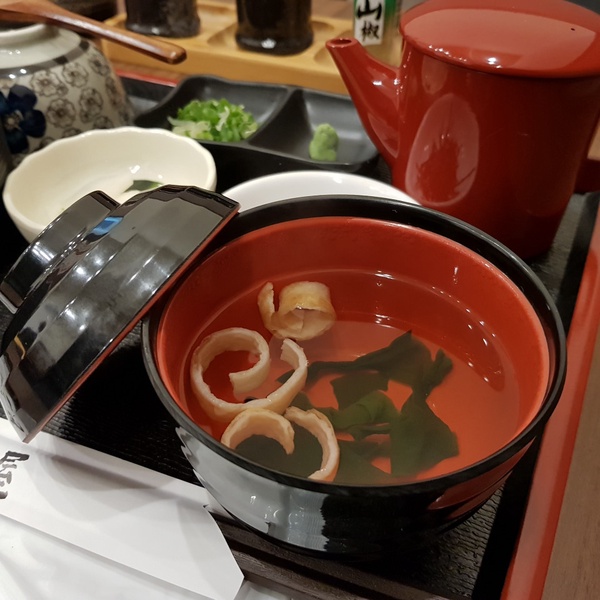 新加坡米其林必比登推介「三河屋」來台灣囉！綿密好吃的烤鰻魚飯，滿滿一碗CP值認真高