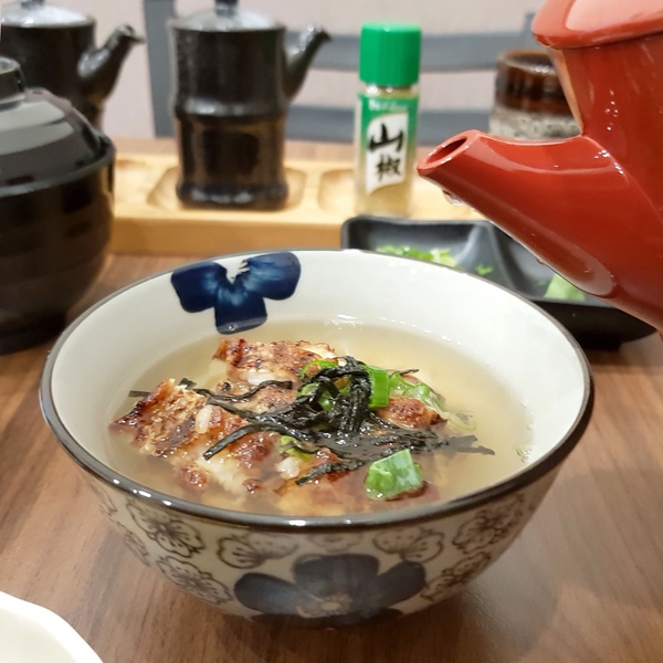 新加坡米其林必比登推介「三河屋」來台灣囉！綿密好吃的烤鰻魚飯，滿滿一碗CP值認真高