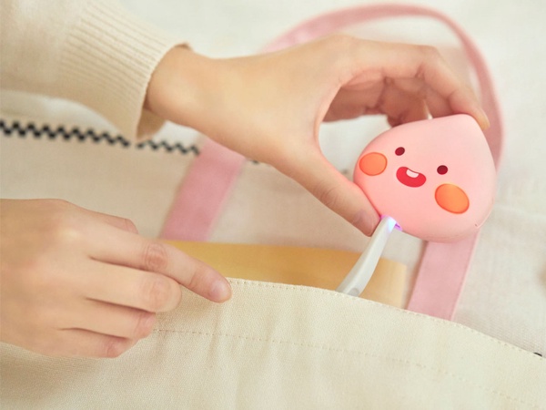 在家外出都能用!Kakao Friends萊恩、Apeach「牙刷消毒機」,幫你消除牙刷上99.9%細菌