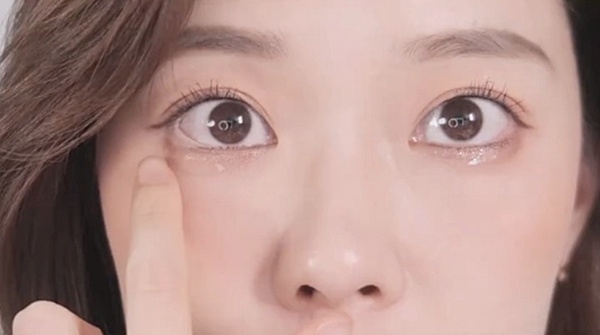 作弊級「大眼妝」手把手教學！超簡單畫出假的眼框線，矯正眼型、雙眼自然放大