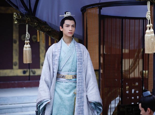 新浪票選2019年度人氣男演員TOP 10！肖戰、王一博爭冠軍，第三名有洋蔥