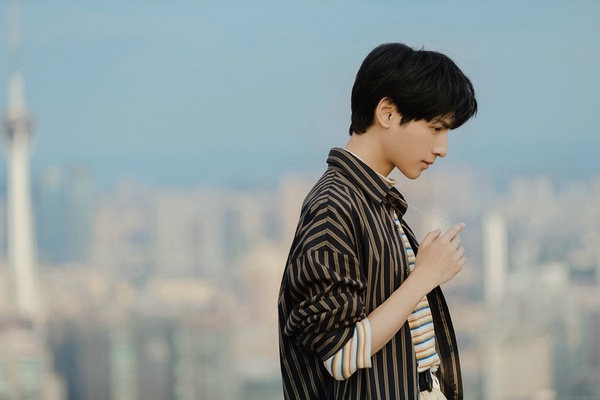 新浪票選2019年度人氣男演員TOP 10！肖戰、王一博爭冠軍，第三名有洋蔥