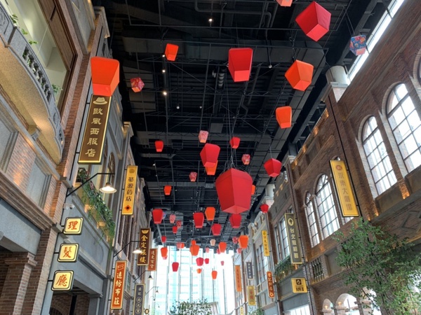 終於現身！信義遠百A13「大稻埕美食街」街景曝光，復古風格超好拍！