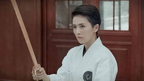 新浪票選2019年度人氣女演員TOP 10！楊紫壓倒性票數奪冠，楊冪輸給鄭爽