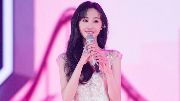 新浪票選2019年度人氣女演員TOP 10！楊紫壓倒性票數奪冠，楊冪輸給鄭爽