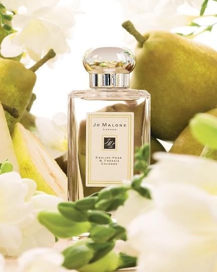 Jo malone 黑瓶混香攻略！「夜來香與白芷」網推人生必收，混搭白瓶小蒼蘭讓人想撲倒～