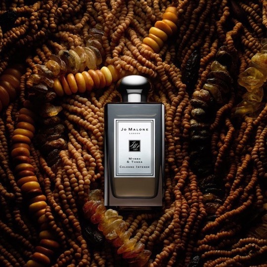 Jo malone 黑瓶混香攻略！「夜來香與白芷」網推人生必收，混搭白瓶小蒼蘭讓人想撲倒～