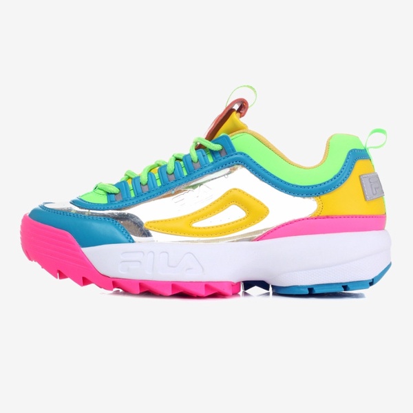 FILA「半透明老爹鞋」全台開賣！韓妞SNS狂洗版的FILA透明老爹鞋，夢幻雪白配色美哭