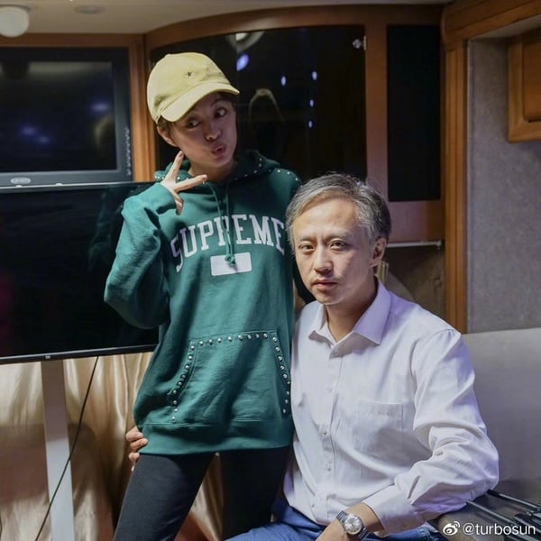 《我只喜歡你》張雨劍、吳倩再傳緋聞！9對「陸劇走向現實CP」，鹿晗、關曉彤已超800天