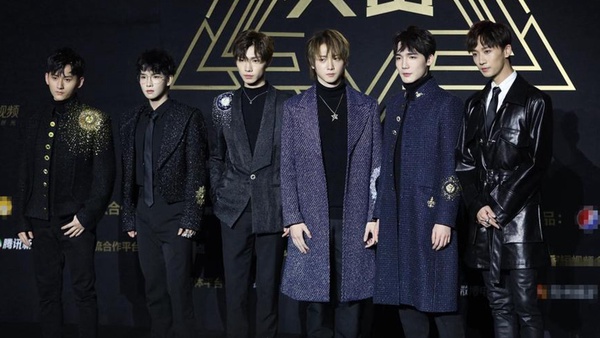 2019星光大賞紅毯12帥！肖戰、王一博齊聚，迪麗熱巴、楊冪、趙麗穎破天荒同框