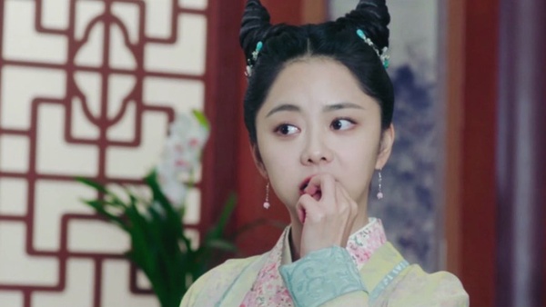 《錦衣之下》譚松韻「牛角包婢女造型」超Q！10女星古裝婢女，林依晨被笑翻，熱巴可愛