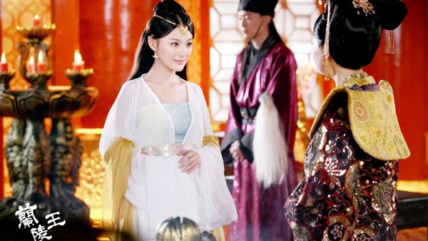 《錦衣之下》譚松韻「牛角包婢女造型」超Q！10女星古裝婢女，林依晨被笑翻，熱巴可愛