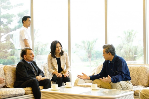 《國際橋牌社》5大看點!90年代的台灣故事,政治、愛情都精彩,台劇越來越敢拍!