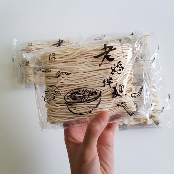 春陽茶事推出烏龍茶包！春陽茶事X老媽拌麵「聯名春節禮盒」，限定這裡才有販售