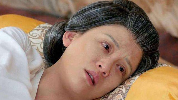 李現《劍王朝》大結局一夜白髮！10明星的古裝劇老妝，認不出李沁，張鈞甯一樣是美女