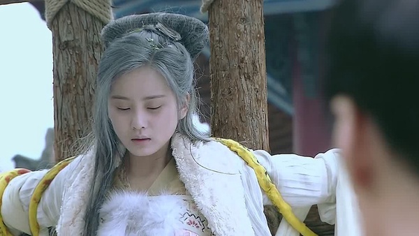 李現《劍王朝》大結局一夜白髮！10明星的古裝劇老妝，認不出李沁，張鈞甯一樣是美女