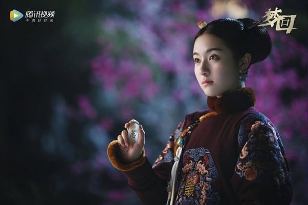 《夢迴》出現《甄嬛傳》神秘純元皇后！9位后宮娘娘時裝對比照，詭異「眉毛」拖垮顏值