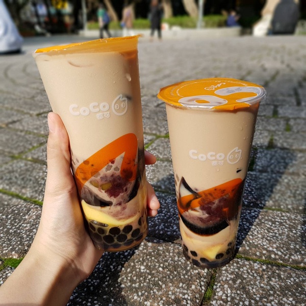 CoCo推出超狂新品「五小福」！一次5種料，滿滿半杯的咀嚼系手搖，喝一杯就飽一餐～
