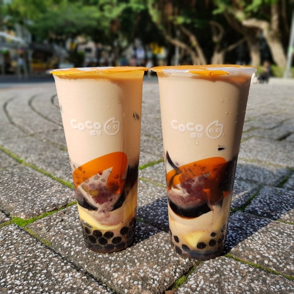 CoCo推出超狂新品「五小福」！一次5種料，滿滿半杯的咀嚼系手搖，喝一杯就飽一餐～