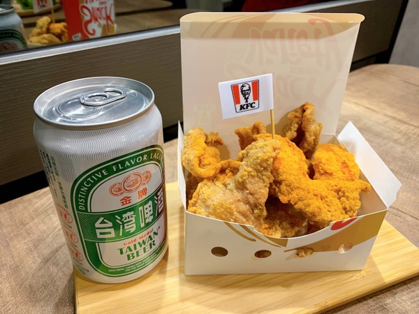 肯德基「炸雞皮」台灣終於也有啦！KFC「紐奧良炸雞皮」1/14開賣，雞皮控趕緊手刀衝！