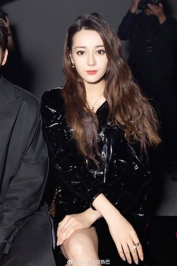 2020女星捲髮推薦！楊穎、LISA捲髮小臉顯嫩，燙朴敏英這款醜小鴨也美成仙！