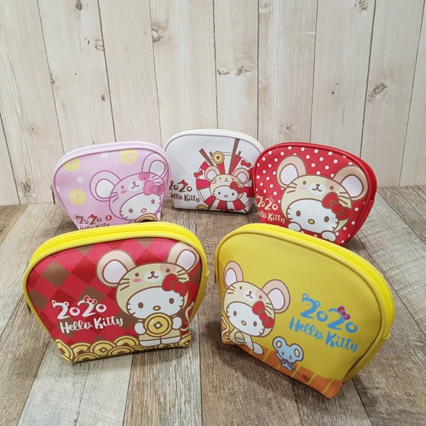 蜜蜂工坊推出Hello Kitty抹茶拿鐵！7-11加碼「Hello Kitty萬用包」，限定這天開始販售
